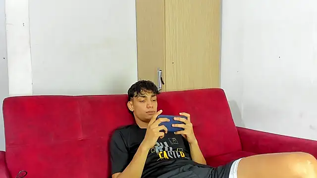 willy sexxx18 online show from June 8, 7:36 pm