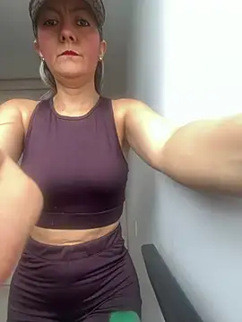 Snapshot of Tinymilf_ chatting on June 29, 6:30 pm Tinymilf online show from June 29, 6:30 pm