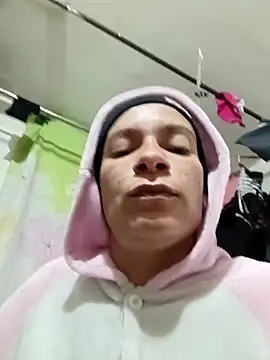 Snapshot of kim_lebanon chatting on September 12, 5:18 am kim lebanon online show from September 12, 5:18 am