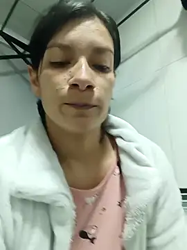 Snapshot of kim_lebanon chatting on October 1, 3:23 am kim lebanon online show from October 1, 3:23 am