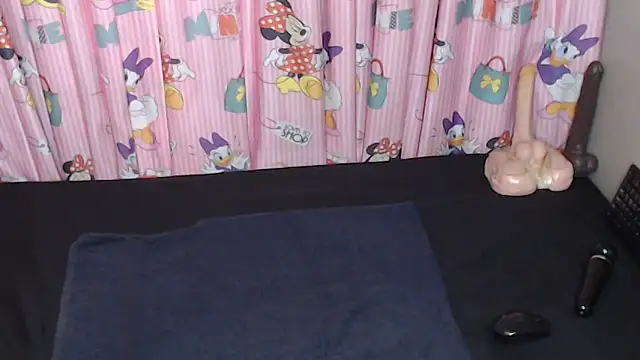 Snapshot of TrishahXo chatting on June 11, 6:33 am TrishahXo online show from June 11, 6:33 am