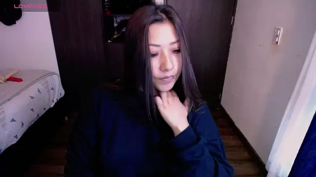 Mia 1120 online show from May 13, 2:36 pm