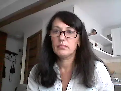 Snapshot of Elena48324 chatting on November 4, 1:43 pm Elena48324 online show from November 4, 1:43 pm