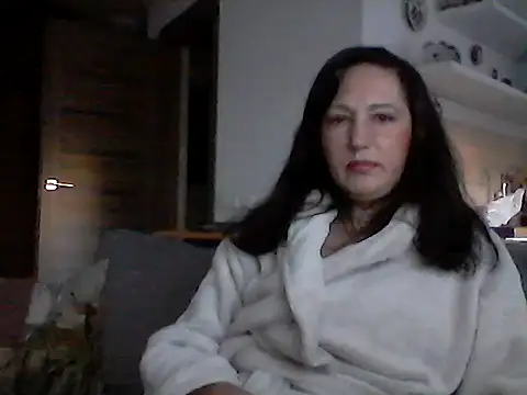 Snapshot of Elena48324 chatting on November 6, 6:14 am Elena48324 online show from November 6, 6:14 am