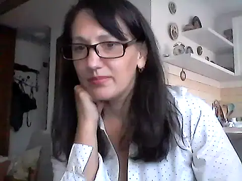 Snapshot of Elena48324 chatting on November 7, 1:33 pm Elena48324 online show from November 7, 1:33 pm