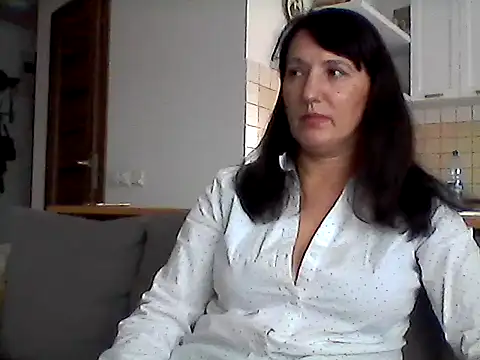 Snapshot of Elena48324 chatting on November 15, 11:18 am Elena48324 online show from November 15, 11:18 am