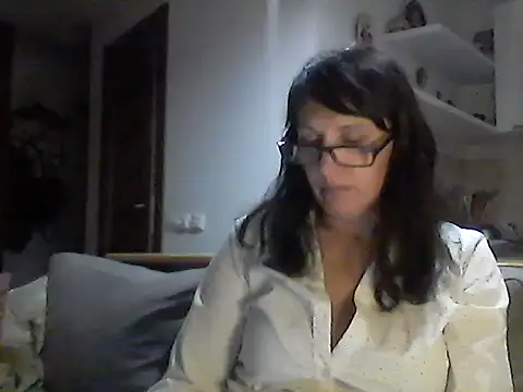 Snapshot of Elena48324 chatting on November 19, 6:30 pm Elena48324 online show from November 19, 6:30 pm