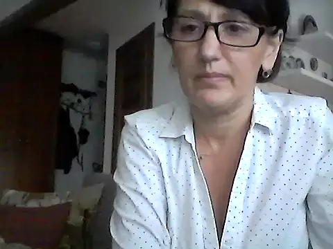 Snapshot of Elena48324 chatting on December 5, 12:25 pm Elena48324 online show from December 5, 12:25 pm