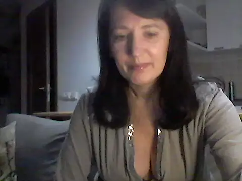 Snapshot of Elena48324 chatting on December 14, 7:25 am Elena48324 online show from December 14, 7:25 am