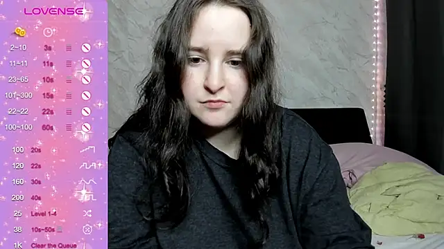 Snapshot of alice_allens chatting on September 29, 6:24 pm alice allens online show from September 29, 6:24 pm