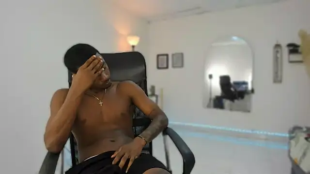 Snapshot of AbonySex69 chatting on November 18, 7:18 pm AbonySex69 online show from November 18, 7:18 pm