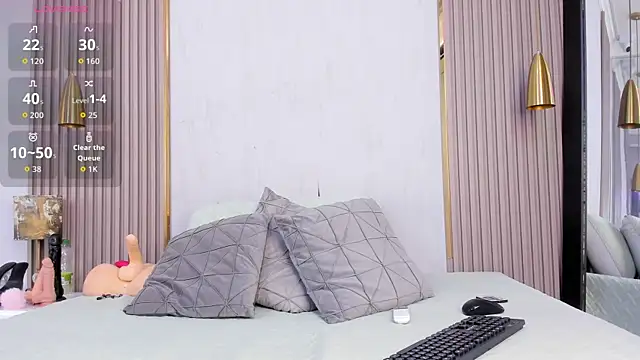 Skylar Smith  online show from October 7, 12:46 pm