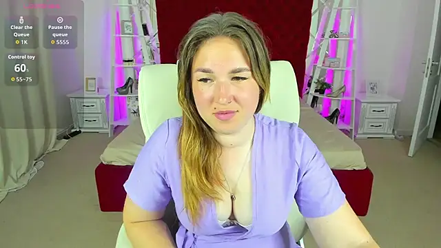 Snapshot of Sofii_darling chatting on June 5, 4:35 pm Sofii darling online show from June 5, 4:35 pm