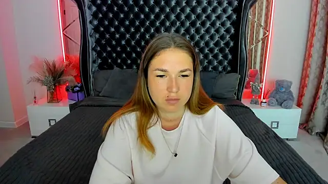 Snapshot of Sofii_darling chatting on June 15, 4:20 pm Sofii darling online show from June 15, 4:20 pm