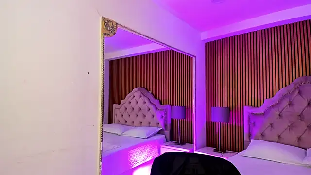 Snapshot of Starbutterflyy_ chatting on November 12, 4:02 am Starbutterflyy online show from November 12, 4:02 am