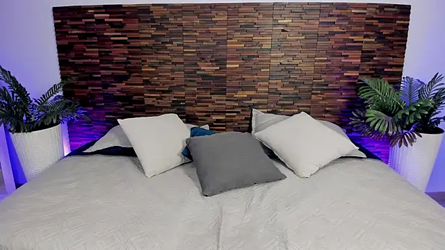 Snapshot of debra_win chatting on December 3, 9:29 am debra win online show from December 3, 9:29 am