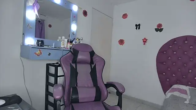 Snapshot of soffy_rosses chatting on June 1, 1:07 am soffy rosses online show from June 1, 1:07 am