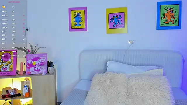 Snapshot of AprilAddams_ chatting on October 28, 10:01 pm AprilAddams  online show from October 28, 10:01 pm