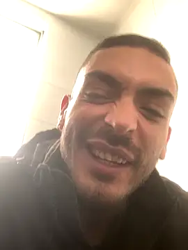 malek xarx  online show from September 15, 2:28 pm