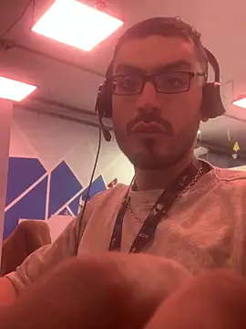 malek xarx  online show from December 3, 2:59 pm