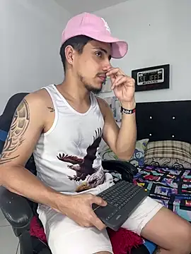 Luke Stone online show from April 26, 8:28 pm