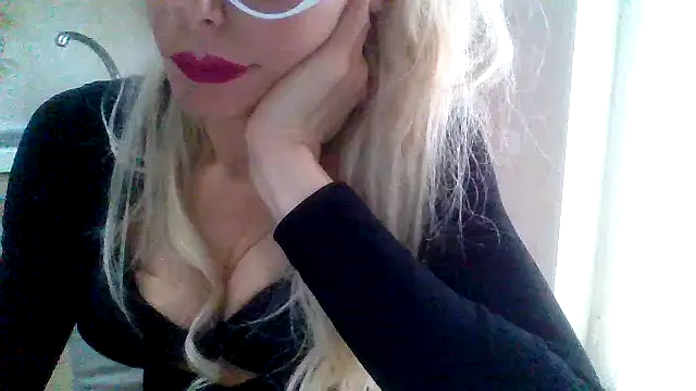 Kelly80 online show from April 22, 3:35 pm