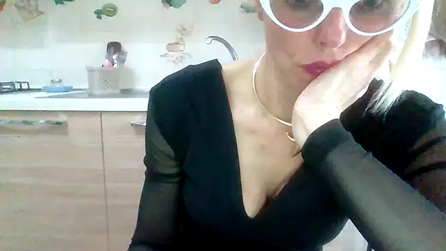 Kelly80 online show from April 26, 3:42 pm