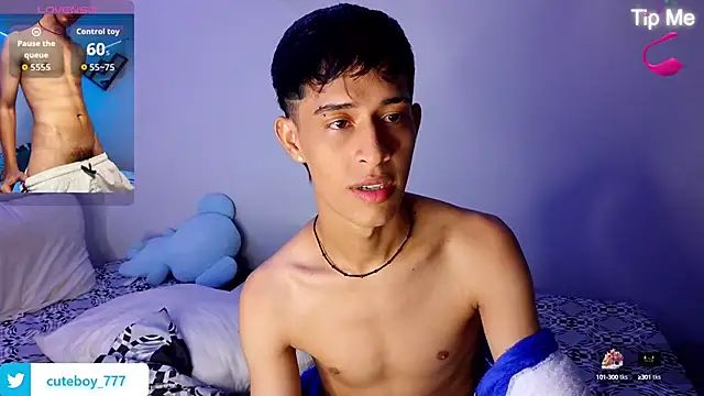 Snapshot of Danny_cute_05 chatting on October 15, 4:12 am Danny cute 05 online show from October 15, 4:12 am