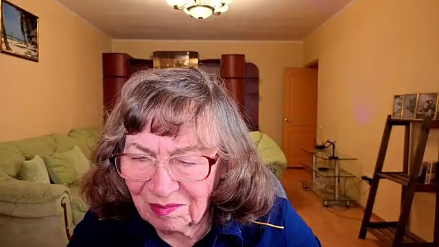 Snapshot of Betty_Brick chatting on January 6, 2:21 pm Betty Brick online show from January 6, 2:21 pm