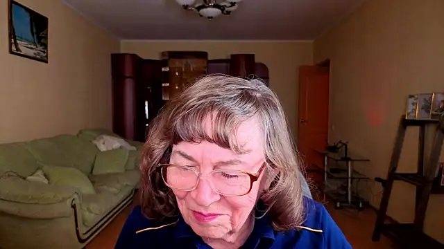 Snapshot of Betty_Brick chatting on January 7, 3:47 pm Betty Brick online show from January 7, 3:47 pm