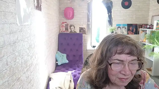 Betty Brick online show from May 18, 3:18 pm