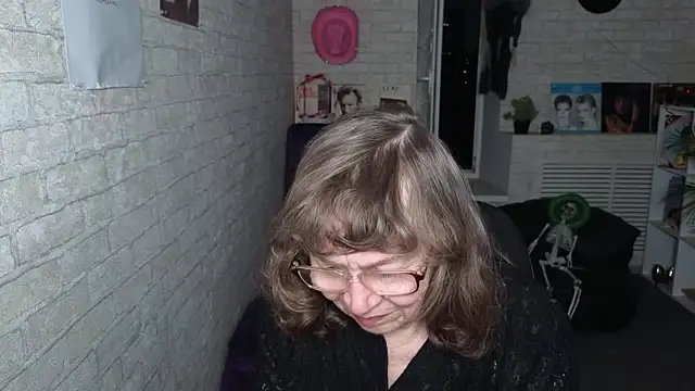 Betty Brick online show from May 22, 6:02 pm