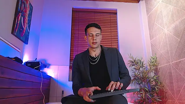 Dustin Sonne online show from March 14, 3:45 am