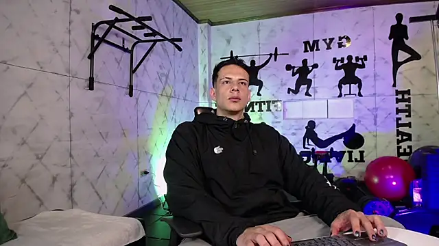 Snapshot of Dustin_Sonne chatting on June 2, 3:41 am Dustin Sonne online show from June 2, 3:41 am