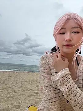 Snapshot of winter11 chatting on September 19, 2:24 am winter11 online show from September 19, 2:24 am