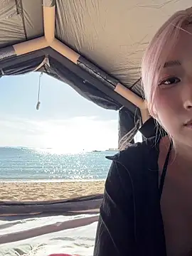 Snapshot of winter11 chatting on September 21, 6:26 am winter11 online show from September 21, 6:26 am