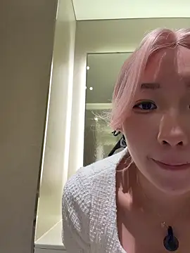 Snapshot of winter11 chatting on October 3, 8:22 am winter11 online show from October 3, 8:22 am