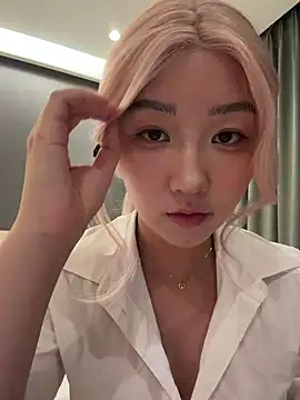 Snapshot of winter11 chatting on October 27, 1:59 pm winter11 online show from October 27, 1:59 pm