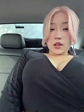 Snapshot of winter11 chatting on November 23, 1:27 am winter11 online show from November 23, 1:27 am