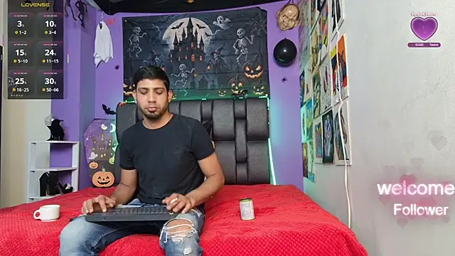 ashtoncooperr online show from October 20, 7:47 pm