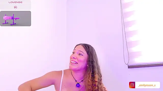 onlyemily  online show from March 1, 9:17 pm