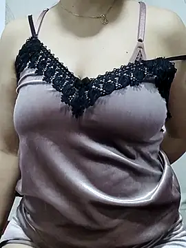 Snapshot of linakhalifa chatting on October 29, 12:24 am linakhalifa online show from October 29, 12:24 am