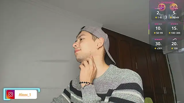 Snapshot of Aleecandrews chatting on October 21, 7:25 pm Aleecandrews online show from October 21, 7:25 pm