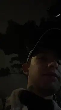 Snapshot of Aleecandrews chatting on December 5, 2:31 am Aleecandrews online show from December 5, 2:31 am