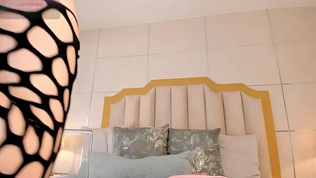 Snapshot of MaddieParker chatting on November 1, 11:18 pm MaddieParker online show from November 1, 11:18 pm