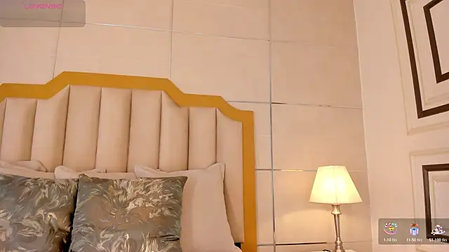 Snapshot of MaddieParker chatting on November 15, 7:43 pm MaddieParker online show from November 15, 7:43 pm