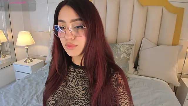 Snapshot of MaddieParker chatting on November 30, 8:35 pm MaddieParker online show from November 30, 8:35 pm