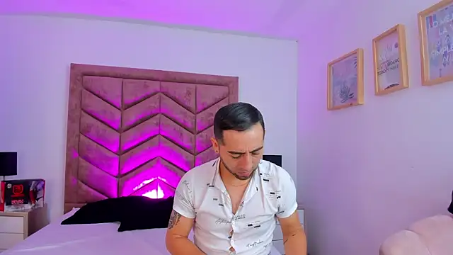 Snapshot of Lushian_ chatting on September 18, 3:14 pm Lushian online show from September 18, 3:14 pm