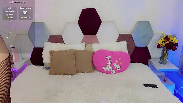 kushina uzumaki75 online show from November 14, 3:49 am