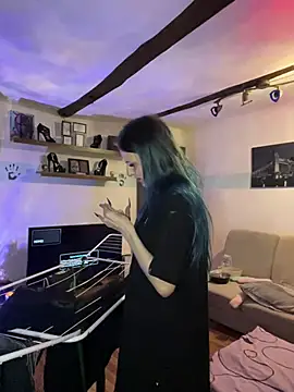 Seductively4 20 online show from February 8, 6:00 pm